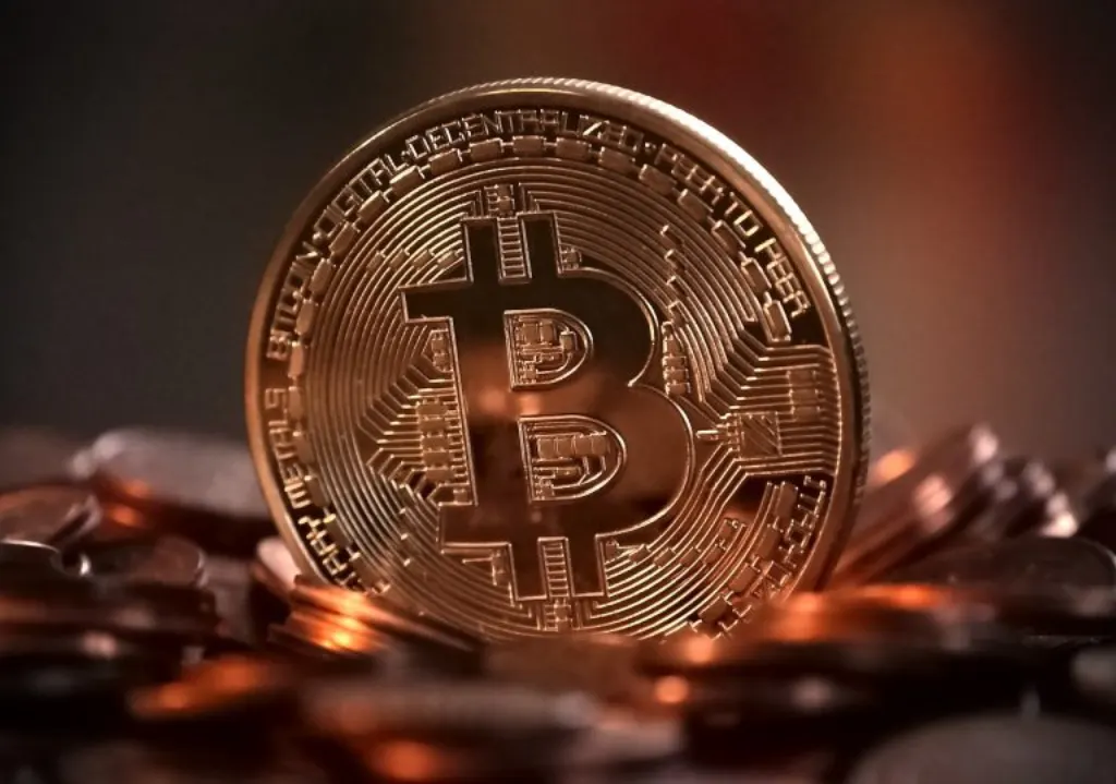 découvrez le monde fascinant du bitcoin, la première crypto-monnaie mondiale. apprenez comment elle fonctionne, ses avantages, ses risques et son impact sur l'économie moderne.