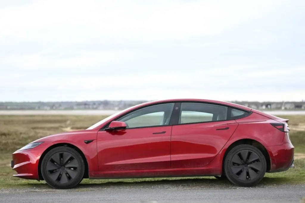 découvrez l'univers de tesla, le leader mondial des voitures électriques, alliant innovation, performance et durabilité. explorez notre gamme de véhicules, de la model s à la model 3, et plongez dans l'avenir de la mobilité écologique.