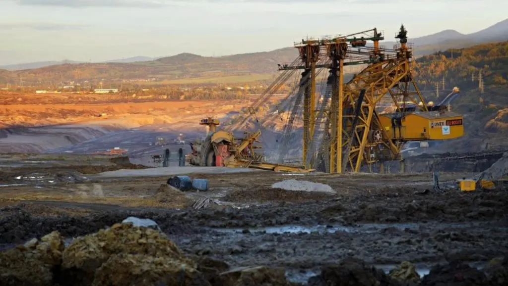 découvrez l'univers fascinant de 'coal empire', une exploration immersive des dynasties charbonnières, des innovations industrielles et des impacts environnementaux de l'industrie du charbon. plongez dans une époque charnière où le charbon a façonné des nations et des économies.