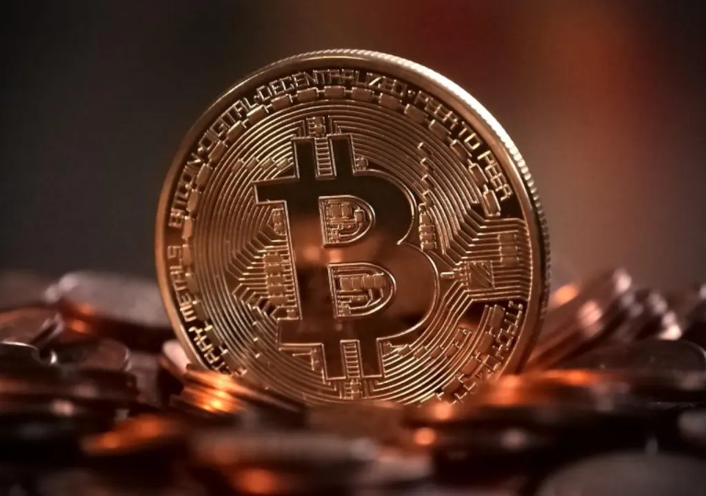 découvrez le monde fascinant des cryptomonnaies : des concepts de base aux dernières tendances, apprenez à investir et à sécuriser vos actifs numériques avec notre guide complet sur la crypto.