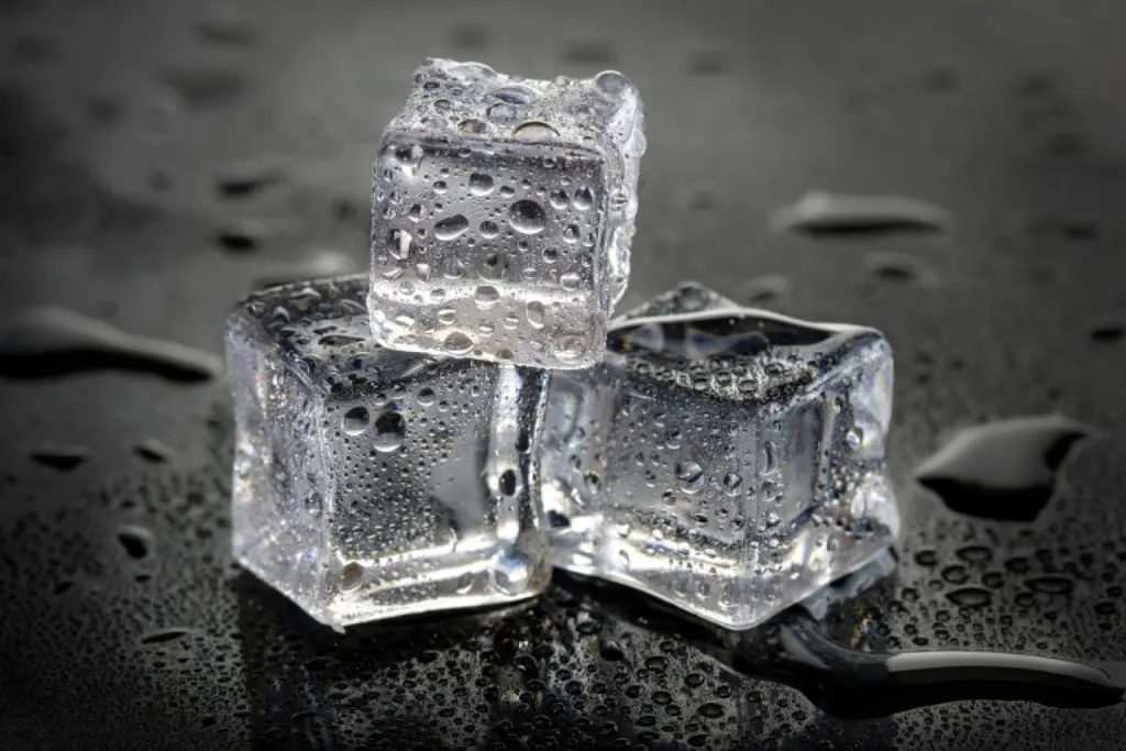 découvrez l'univers fascinant de la glace : ses origines, ses utilisations artistiques et sa polyvalence dans la cuisine et le divertissement. plongez dans un monde rafraîchissant où la créativité et l'innovation se rencontrent.