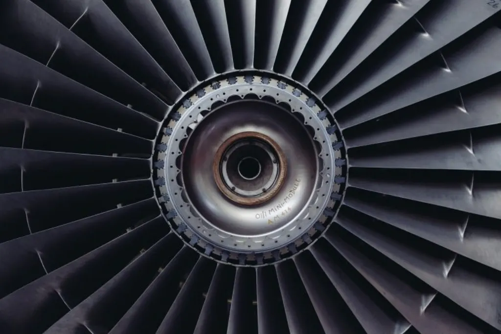 découvrez l'art du prompt engineering, une technique révolutionnaire qui optimise les interactions avec les intelligences artificielles. apprenez à formuler des requêtes percutantes pour obtenir des résultats précis et pertinents, tout en améliorant l'efficacité de votre communication avec les machines.
