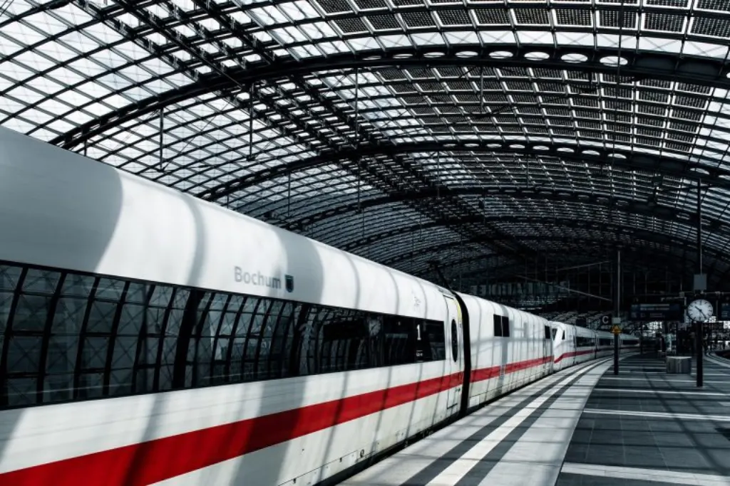 découvrez notre terminal ferroviaire moderne, conçu pour optimiser le transport de marchandises et de passagers. explorez nos services, infrastructures et l'engagement envers la durabilité au cœur de notre rail terminal.