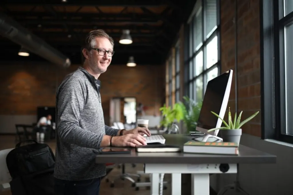 découvrez les meilleurs lieux de travail qui favorisent le bien-être, l'épanouissement personnel et professionnel. explorez des entreprises innovantes offrant un environnement de travail dynamique et stimulant pour leurs collaborateurs.