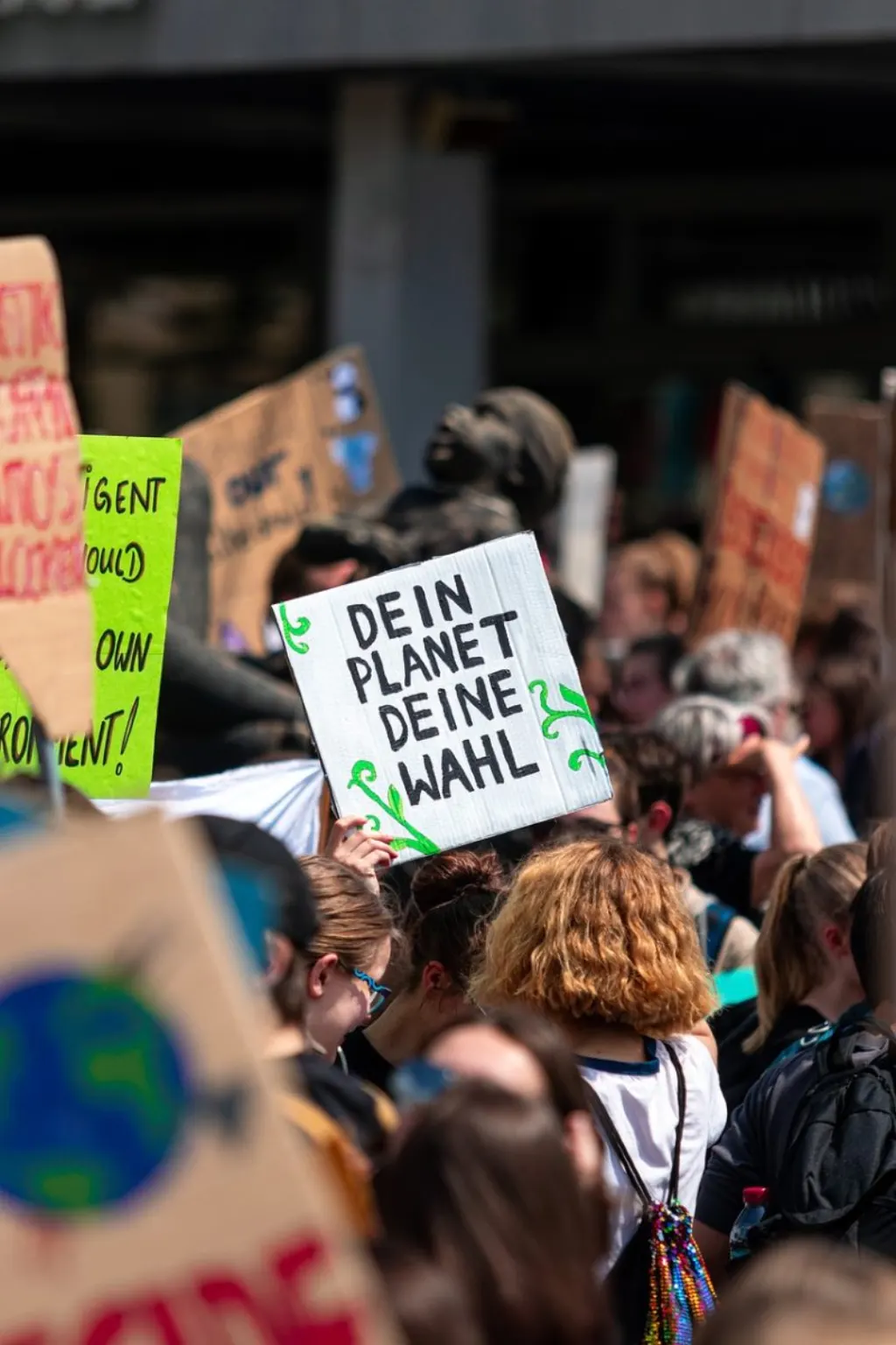 découvrez les dernières tendances et événements des manifestations pour le climat, un mouvement mondial mobilisant des millions de personnes pour lutter contre le changement climatique et promouvoir la justice environnementale. rejoignez la lutte pour un avenir durable!