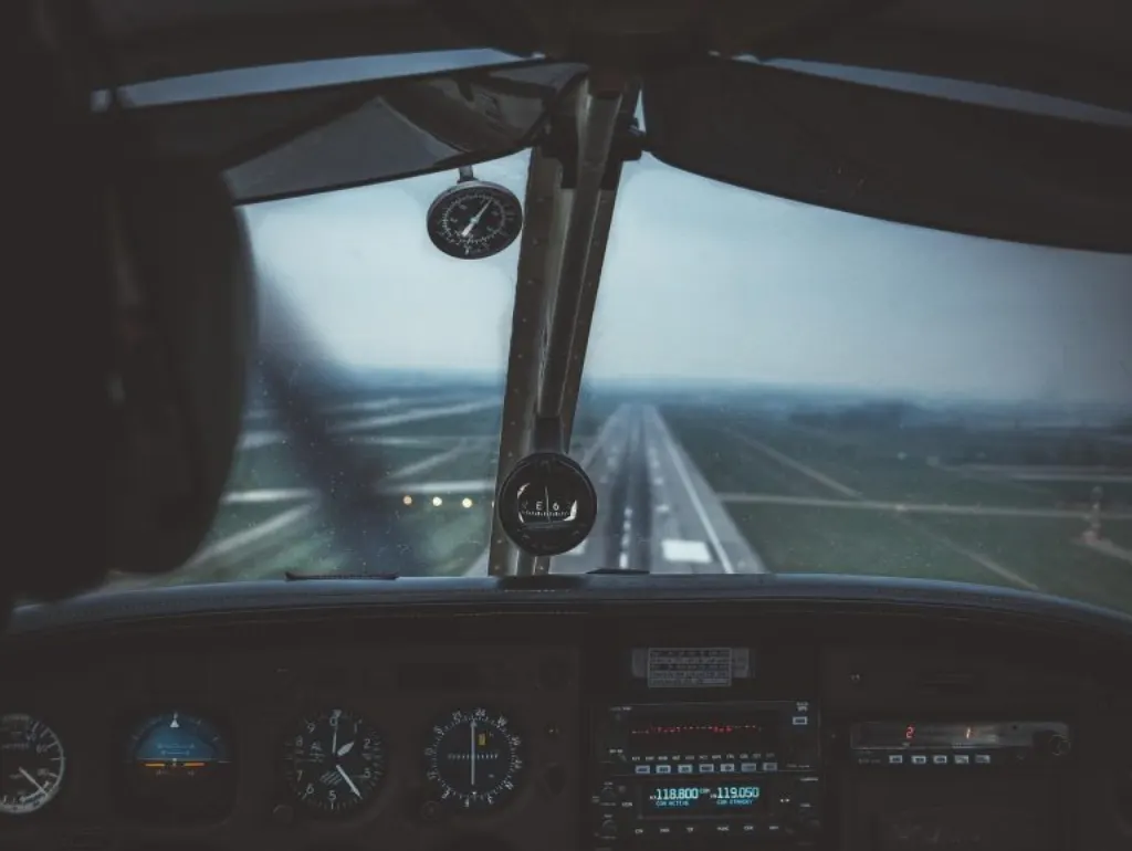 découvrez le plus grand avion au monde, une merveille d'ingénierie qui redéfinit les standards de l'aviation. explorez ses dimensions impressionnantes, sa capacité de transport inégalée et les technologies avancées qui lui permettent de parcourir le ciel avec aisance.