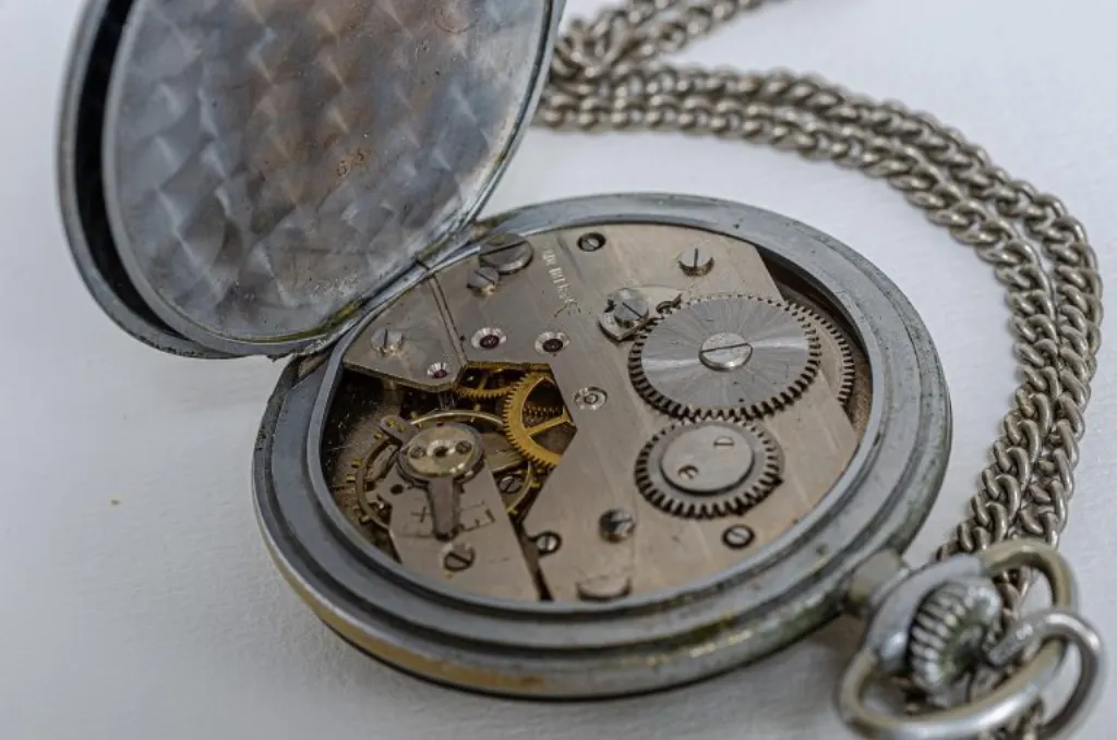 découvrez l'art de l'horlogerie, une fusion parfaite de précision, de tradition et d'innovation. explorez les secrets des maîtres horlogers et plongez dans l'univers fascinant des montres de luxe.