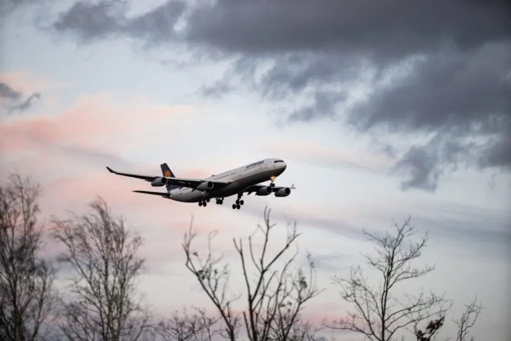 découvrez comment fonctionne la tarification des compagnies aériennes : stratégies de prix, facteurs d’influence et astuces pour trouver les meilleurs tarifs de billets d’avion.