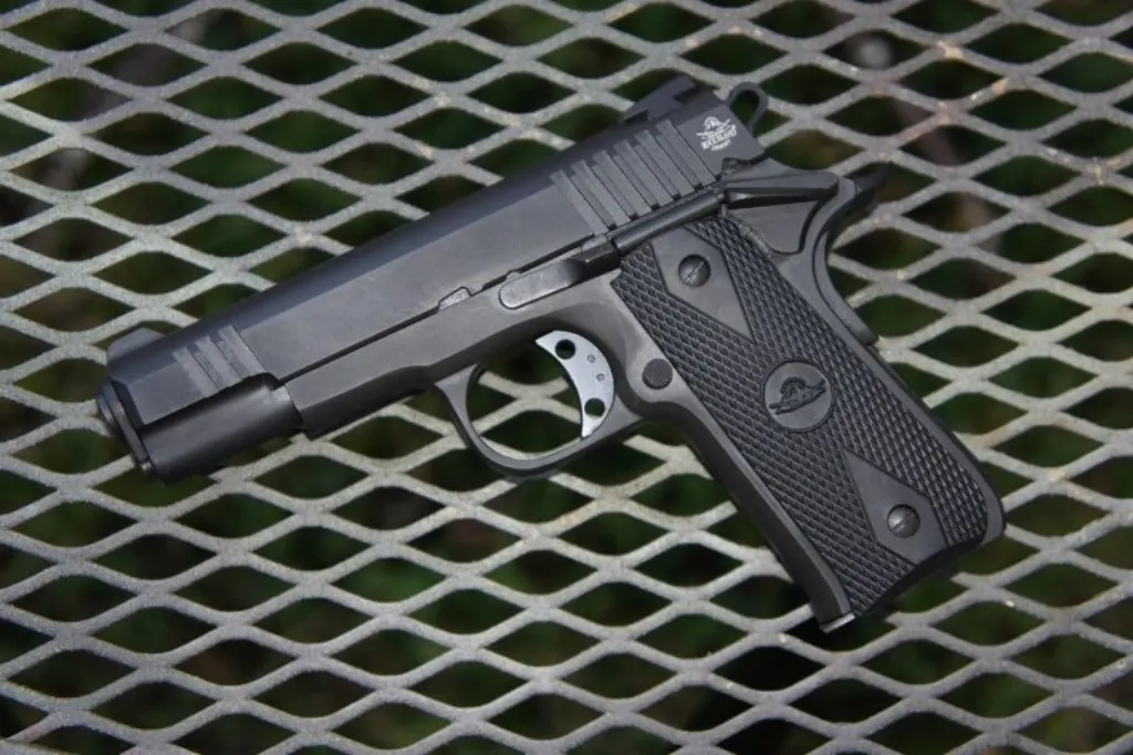 découvrez tout sur les armes à feu : actualités, législation, sécurité, conseils d'achat et d'utilisation, pour amateurs et professionnels. informez-vous efficacement sur les différents types d’armes à feu.