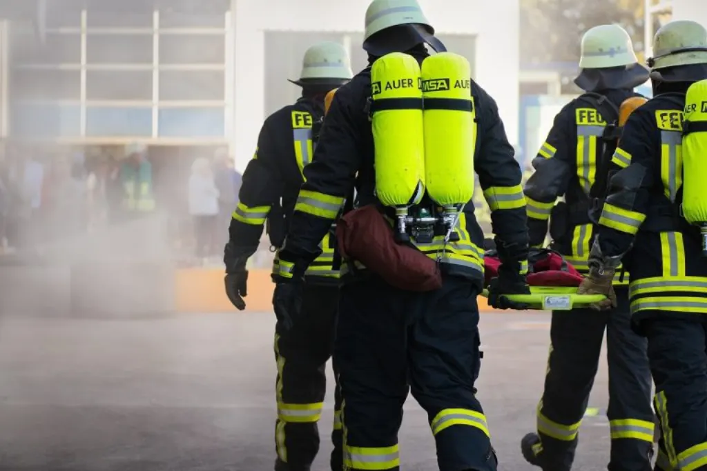 découvrez les principaux dangers liés à la sécurité incendie et apprenez comment les prévenir efficacement pour protéger votre domicile ou votre entreprise.