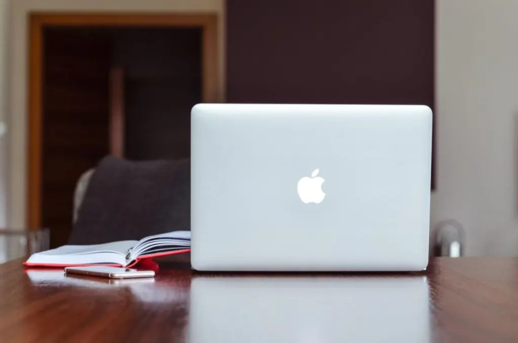 découvrez les avantages et les meilleures pratiques pour l'adoption du télétravail dans votre entreprise et boostez productivité et bien-être des employés.