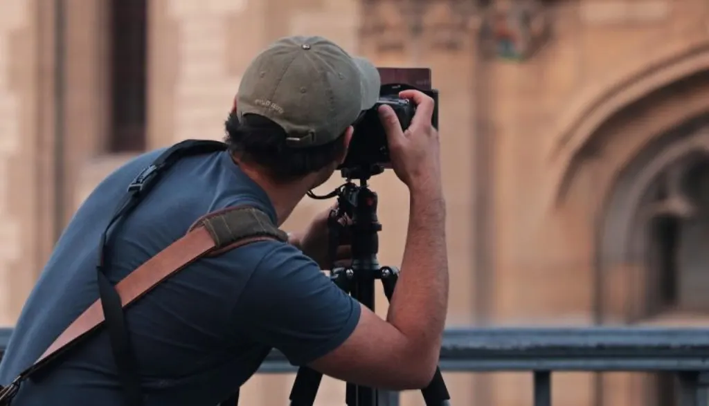 découvrez nos services de shooting photo professionnels pour capturer vos moments uniques avec créativité et qualité.
