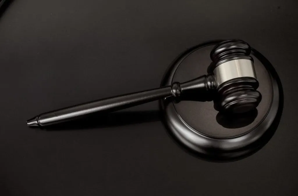 découvrez tout ce qu'il faut savoir sur les procédures judiciaires, les droits des parties impliquées et les étapes d'un procès dans le cadre d'une plainte ou d'un litige.