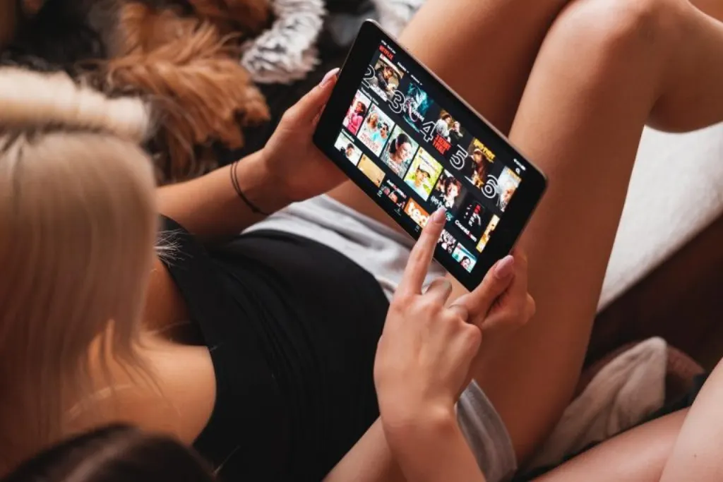 netflix, la plateforme de streaming incontournable pour regarder films, séries et documentaires en haute qualité, à tout moment et sur tous vos appareils.