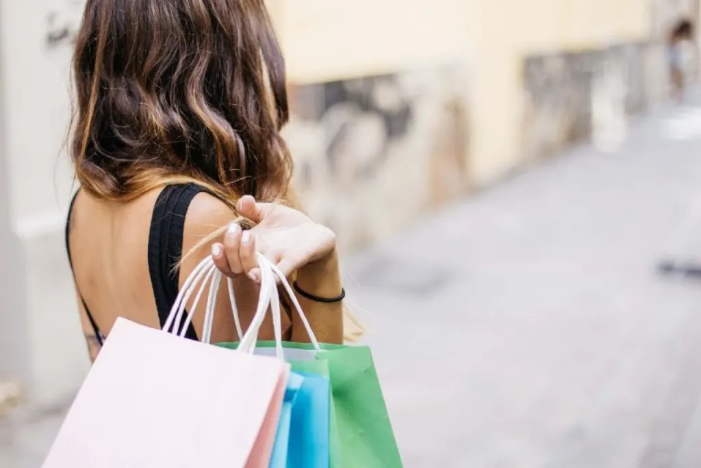 découvrez les stratégies et avantages de l'achat d'actions par les initiés pour optimiser vos investissements en bourse.