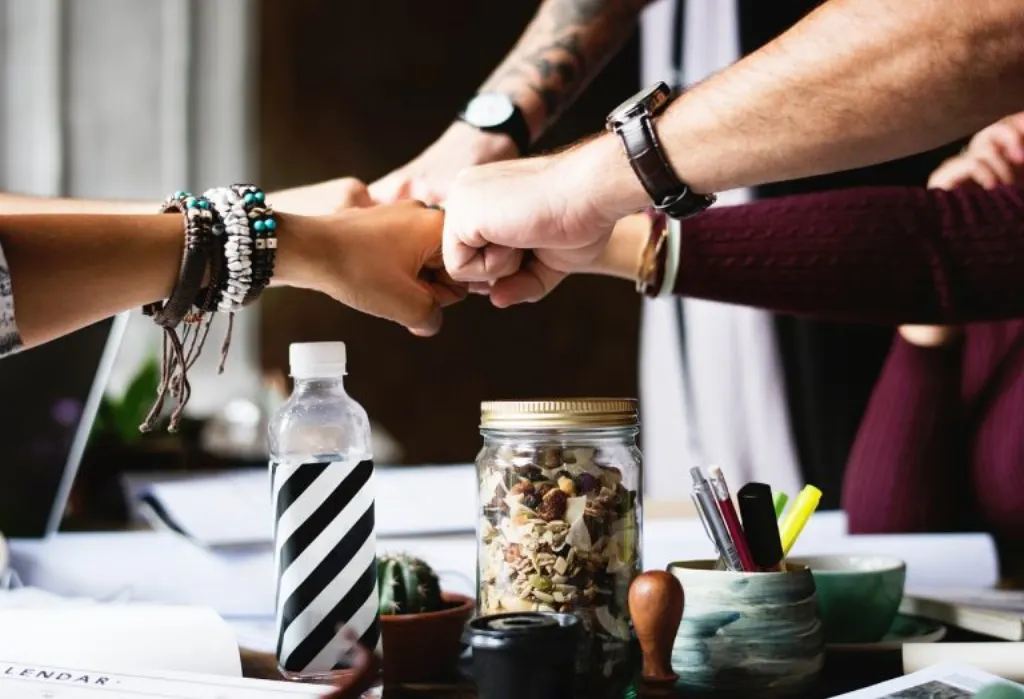 découvrez notre collaboration exclusive avec aew, alliant expertise et innovation pour des projets uniques et performants.
