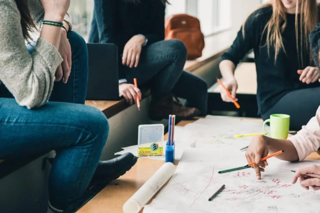 découvrez la collaboration exceptionnelle d'aew, réunissant talents et innovation pour des projets uniques et impactants.
