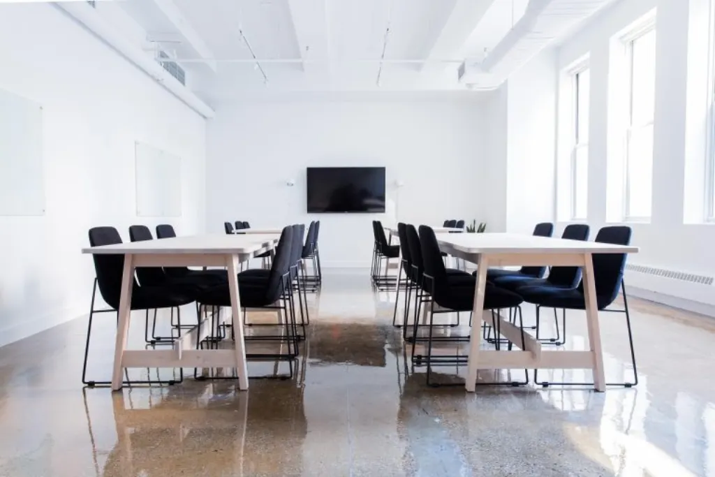 découvrez les questions clés à poser lors des conférences sur les résultats financiers pour mieux comprendre la performance des entreprises.