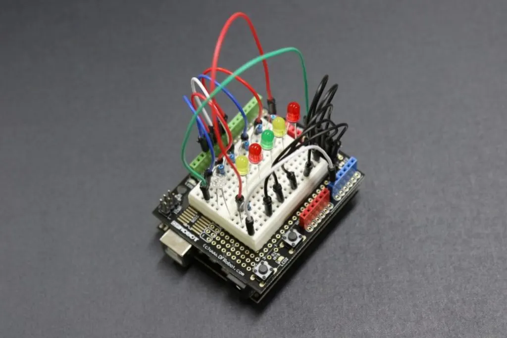découvrez tout sur les semi-conducteurs, leurs applications, technologies et innovations dans le domaine de l'électronique moderne.