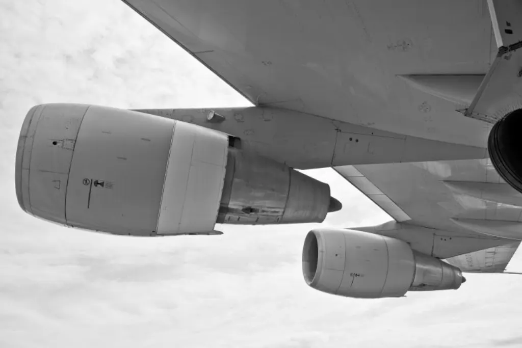 découvrez notre avion d'attaque innovant alliant technologie de pointe, performances exceptionnelles et efficacité sur le champ de bataille.