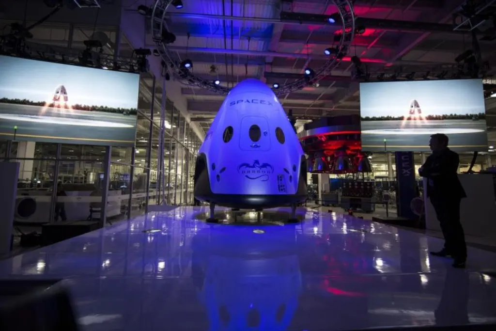 découvrez spacex, leader de l'exploration spatiale, innovant avec des lancements réutilisables et des missions vers mars.