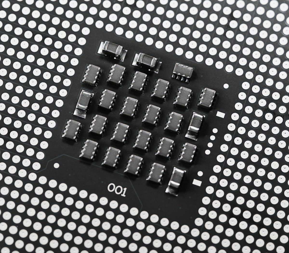 découvrez pourquoi le cours de l'action intel connaît une forte hausse et analysez les facteurs clés qui stimulent cette progression sur le marché boursier.
